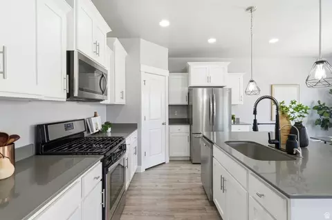 Kitchen - 4936 W Red Ruby Ln, Herriman, UT 84096 photo 2 of 4