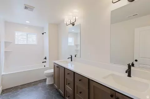 Bath - 1873 S 100 E #16, Payson, UT 84651 photo 4 of 4