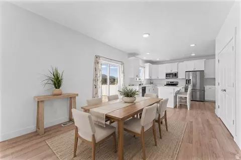 Dining - 3289 N Pronghorn Dr, Eagle Mountain, UT 84005 photo 1 of 1