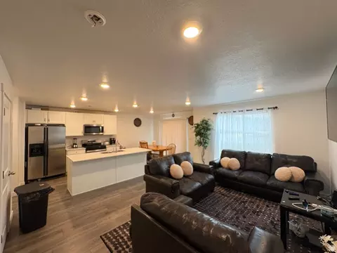 Living - 1718 S Windy Dr, Spanish Fork, UT 84660 photo 2 of 2