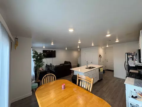 Kitchen - 1718 S Windy Dr, Spanish Fork, UT 84660 photo 3 of 3