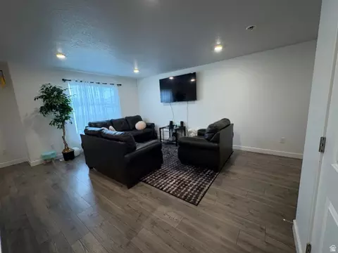 Living - 1718 S Windy Dr, Spanish Fork, UT 84660 photo 1 of 2