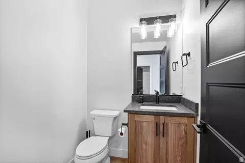 Bath - 846 E Steam Engine Dr, Brian Head, UT 84719 photo 1 of 6
