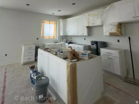 Kitchen - 3584 E Lakota Dr #605, Eagle Mountain, UT 84005 photo 1 of 4
