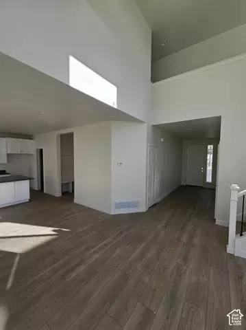 Entry Way - 3584 E Lakota Dr #605, Eagle Mountain, UT 84005 photo 6 of 9