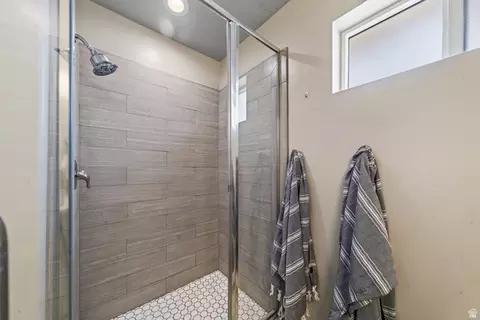 Bath - 825 S 1710 E, Spanish Fork, UT 84660 photo 3 of 5