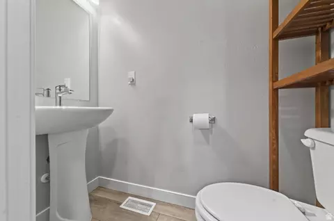 Bath - 825 S 1710 E, Spanish Fork, UT 84660 photo 4 of 5