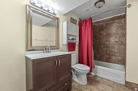 Bath - 1494 E 1000 S, Provo, UT 84606 photo 4 of 4