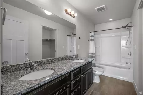Bath - 686 E 330 N, Vineyard, UT 84059 photo 2 of 3