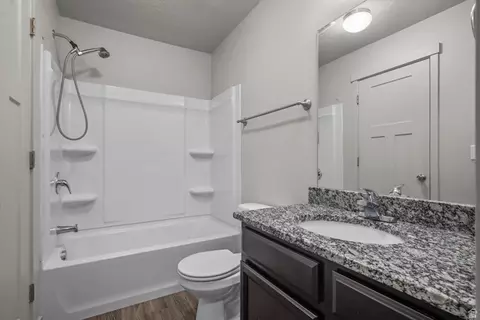 Bath - 686 E 330 N, Vineyard, UT 84059 photo 3 of 3