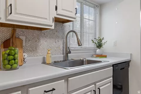 Kitchen - 650 S Main St #3107, Bountiful, UT 84010 photo 3 of 5