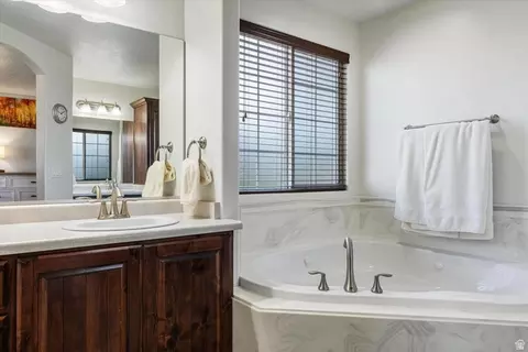 Bath - 514 S 200 E, Enterprise, UT 84725 photo 2 of 3