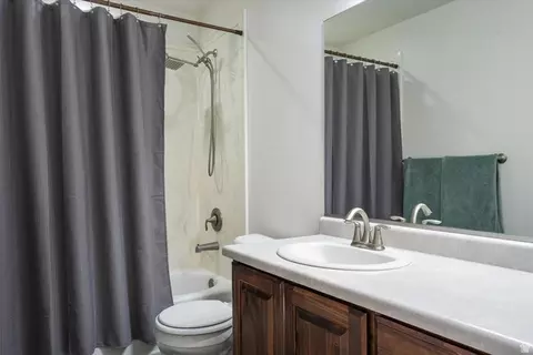 Bath - 514 S 200 E, Enterprise, UT 84725 photo 3 of 3