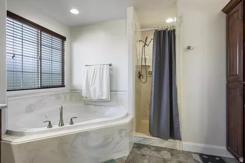 Bath - 514 S 200 E, Enterprise, UT 84725 photo 1 of 3