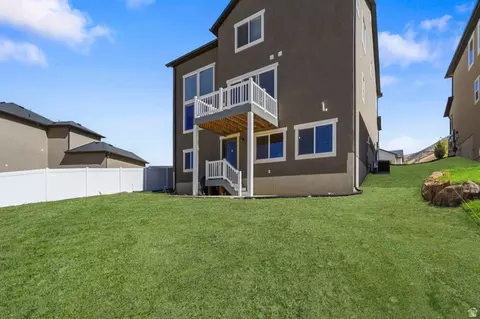 Exterior - 48 E Limber Dr, Mapleton, UT 84664 photo 10 of 11