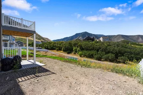 Exterior - 48 E Limber Dr, Mapleton, UT 84664 photo 5 of 11