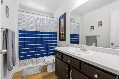 Bath - 48 E Limber Dr, Mapleton, UT 84664 photo 1 of 3