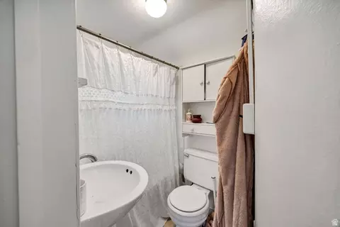 Bath - 285 N 300 E, Logan, UT 84321 photo 2 of 3