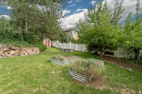 Exterior - 471 N 1250 E, Bountiful, UT 84010 photo 5 of 7