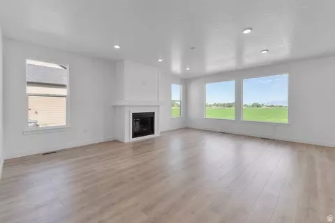 Living - 1585 E 1010 N #207, Salem, UT 84653 photo 1 of 4