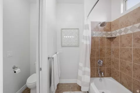 Bath - 1872 S 20 E, Washington, UT 84780 photo 3 of 6