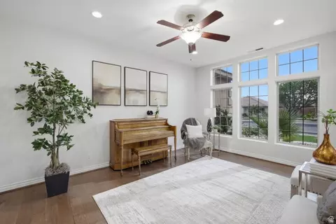 Living - 1872 S 20 E, Washington, UT 84780 photo 1 of 1