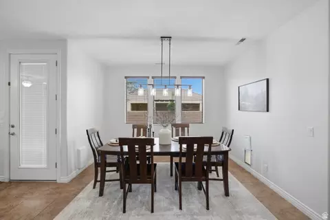 Dining - 1872 S 20 E, Washington, UT 84780 photo 1 of 1