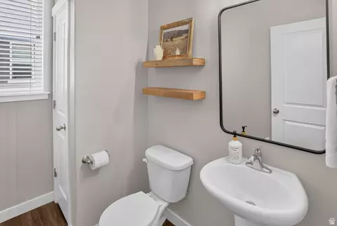 Bath - 2178 W Autumn Dr, Mapleton, UT 84664 photo 1 of 7