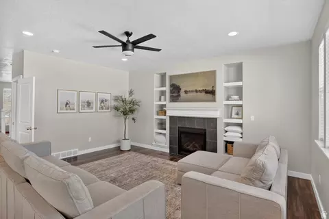 Living - 2178 W Autumn Dr, Mapleton, UT 84664 photo 1 of 3