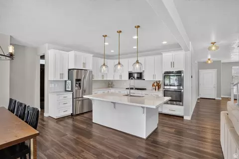 Kitchen - 2178 W Autumn Dr, Mapleton, UT 84664 photo 2 of 4