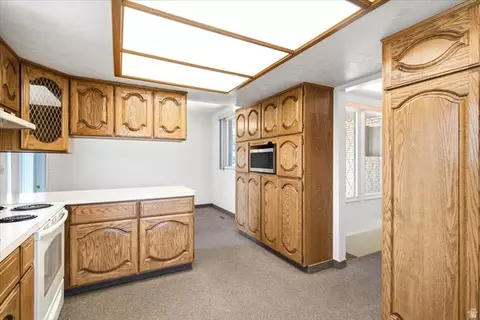 Kitchen - 1428 E South Weber Dr, South Weber, UT 84405 photo 2 of 2