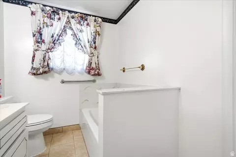 Bath - 1428 E South Weber Dr, South Weber, UT 84405 photo 2 of 4