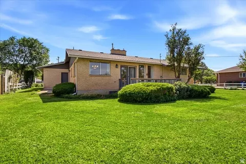 Exterior - 1428 E South Weber Dr, South Weber, UT 84405 photo 4 of 8