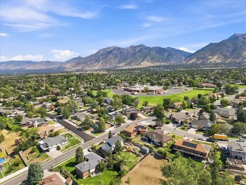 View/Area - 1542 E Granada Dr, Sandy, UT 84093 photo 5 of 6