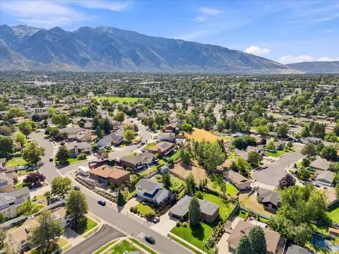 View/Area - 1542 E Granada Dr, Sandy, UT 84093 photo 3 of 6