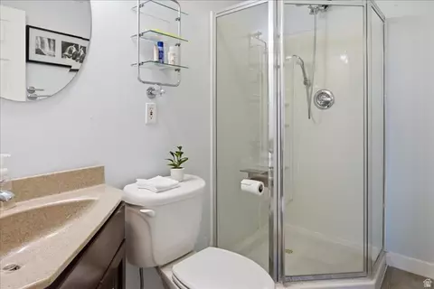 Bath - 1542 E Granada Dr, Sandy, UT 84093 photo 7 of 7