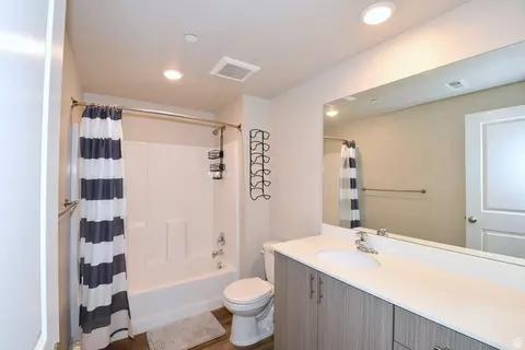 142 E 7th 25 #B304, Syracuse, UT 84075 photo 7