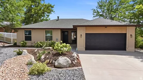 Exterior - 2050 E Gyrfalcon Dr, Sandy, UT 84092 photo 2 of 10