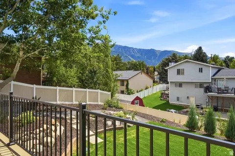 Exterior - 2050 E Gyrfalcon Dr, Sandy, UT 84092 photo 5 of 10