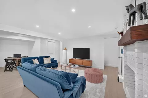 Living - 2050 E Gyrfalcon Dr, Sandy, UT 84092 photo 8 of 8