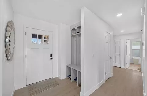 Entry Way - 2050 E Gyrfalcon Dr, Sandy, UT 84092 photo 1 of 2