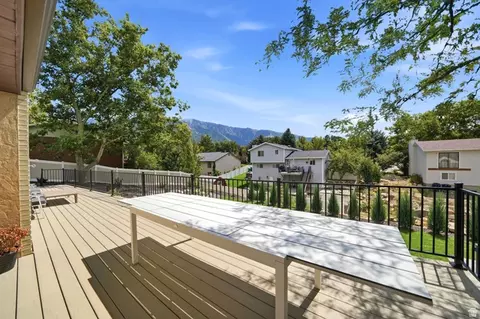 Exterior - 2050 E Gyrfalcon Dr, Sandy, UT 84092 photo 3 of 10
