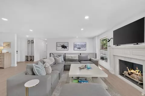 Living - 2050 E Gyrfalcon Dr, Sandy, UT 84092 photo 2 of 8