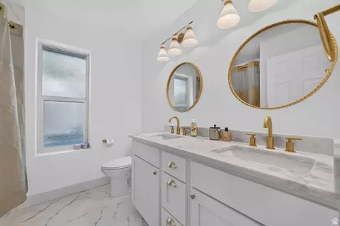 Bath - 2050 E Gyrfalcon Dr, Sandy, UT 84092 photo 3 of 5