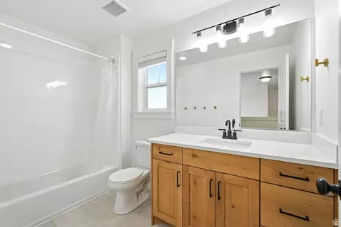 Bath - 94 E 520 N, Providence, UT 84332 photo 3 of 4
