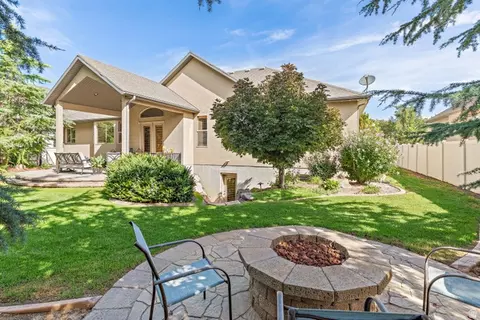 Exterior - 552 E Johns Way S, Sandy, UT 84070 photo 11 of 19
