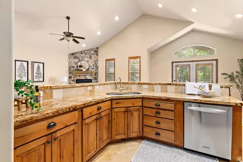 Kitchen - 552 E Johns Way S, Sandy, UT 84070 photo 1 of 2