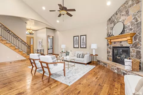 Living - 552 E Johns Way S, Sandy, UT 84070 photo 4 of 6