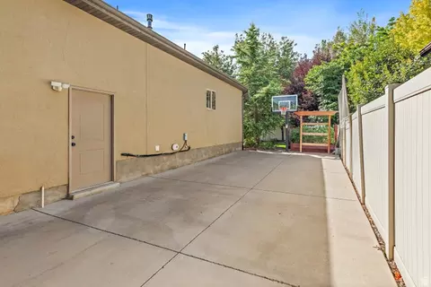 Exterior - 552 E Johns Way S, Sandy, UT 84070 photo 19 of 19