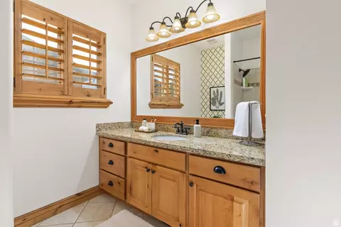 Bath - 552 E Johns Way S, Sandy, UT 84070 photo 3 of 8